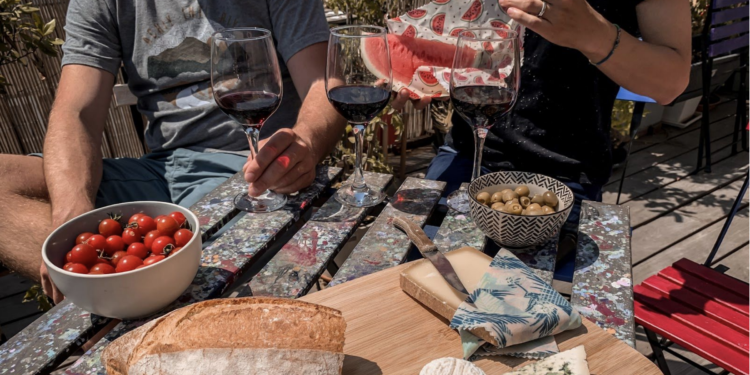 Bee Wrap propose une alternative naturelle aux emballages alimentaires plastiques (Crédit Anotherway)