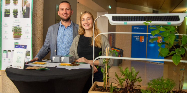 Quentin Rousselot veut populariser l'agriculture urbaine avec sa jardinière connectée (Crédit JYD)