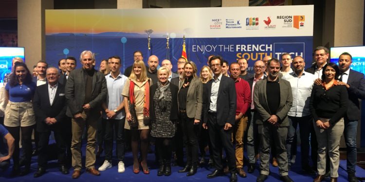 Françoise Bruneteaux, vice-présidente à l'économie numérique, et Isabelle Campagnola-Savon, conseillère régionale en charge de l’Economie ont présenté les 30 start-up qui iront au CES avec la Région (Crédit RM)