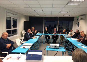 Les députés ont rencontrés les associations de défense de l'étang de Berre pour évaluer la situation (Crédit DR)