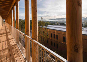 L'un des rares sites réalisés en bois dans la métropole : le siège d'Orange à Aix (Crédit Tangram).