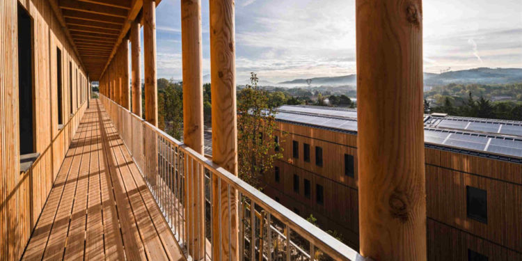 L'un des rares sites réalisés en bois dans la métropole : le siège d'Orange à Aix (Crédit Tangram).