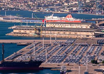 Marchandises et bateaux bloqués ur le port de Marseille (Archives JYD/Gomet').
