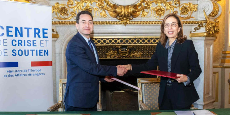 Tanya Saadé Zeenny, présidente de la Fondation CMA CGM, et Eric Chevallier (Crédit Jonathan Sarago MEAE)