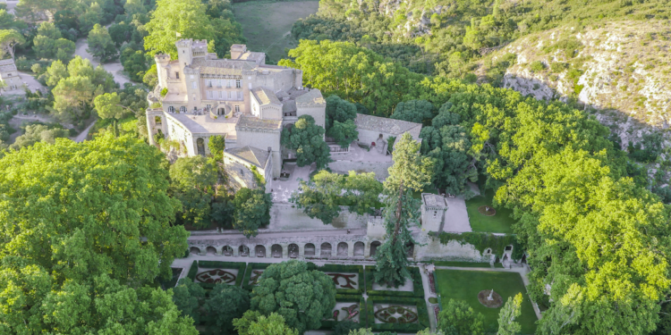 Vianney d'Alançon rachète le Château de la Barben (Crédit DV)