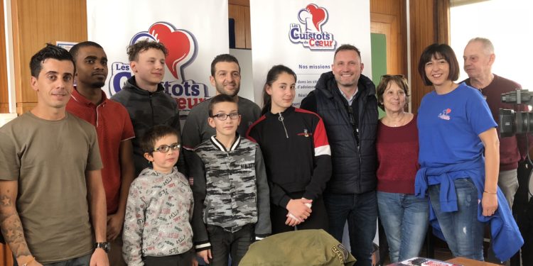 L'inventeur du flyboard, Franky Zapata, s'est rendu à l'hôpital Nord afin de répondre aux nombreuses questions, des enfants en soin sur les différents hôpitaux marseillais.