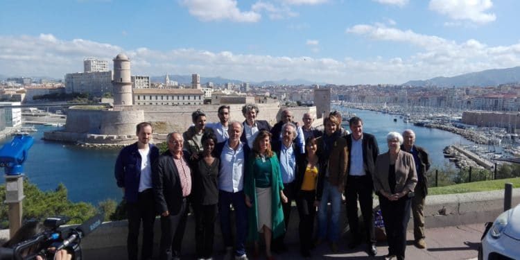 Debout Marseille Barles