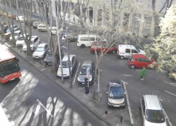 Un bus de la RTM cour Pierre Puget à Marseille. Les horaires passent à partir du lundi 23 mars en mode "dimanche". (Crédit Gomet'/JRG).