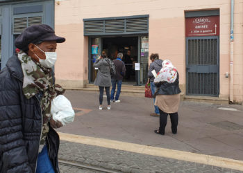 Alerte au coronavirus dans le centre-ville de Marseille mardi 17 mars au matin avant le confinement total (Photo JYD).