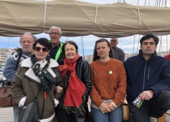 C'est à bord du voilier " Le don du vent" que le collectif contre les nuisances du Boulevard Urbain Sud CANBUS a tenu une conférence de presse au côté de Greenpeace Marseille et Extinction Rebellion, mardi 3 mars.