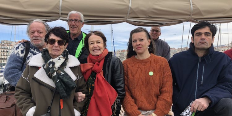 C'est à bord du voilier " Le don du vent" que le collectif contre les nuisances du Boulevard Urbain Sud CANBUS a tenu une conférence de presse au côté de Greenpeace Marseille et Extinction Rebellion, mardi 3 mars.