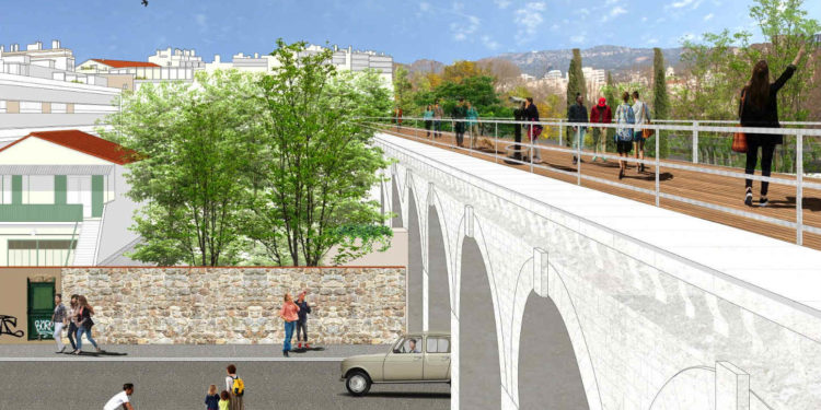 Mathieu Grapeloup propose un nouvel usage à l'aqueduc fermé duparc Lonchamp : une promenade pour les loisirs mais aussi pour un parcours intitiaque autour de l'eau (Crédit Amélia Faure).