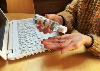 La protection des salariés contre le virus sur leur lieu de travail n'est pas toujours assuré