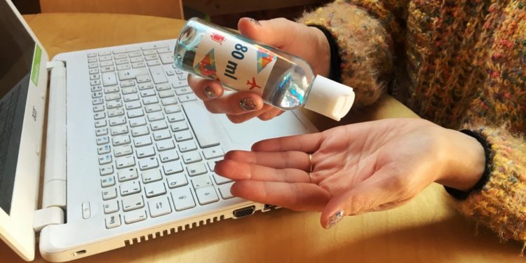 La protection des salariés contre le virus sur leur lieu de travail n'est pas toujours assuré