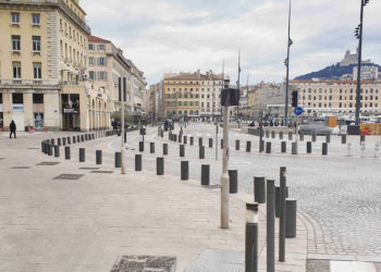 Le Vieux-Port à Marseille confiné samedi 28 mars (Crédit Gomet'/JYD).