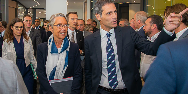 Rodolphe Saadé avec Elizabeth Borne lors de l'inauguration de Ze Box en septembre 2018 (crédit : archives Gomet')