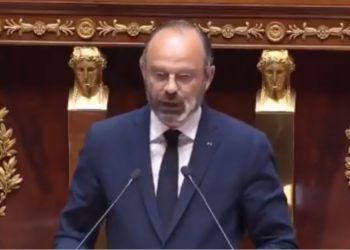 Edouard Philippe d'exprime devant les députés