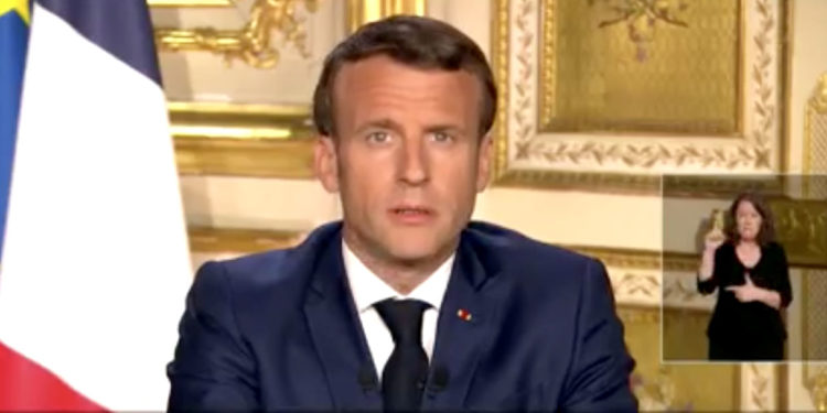 Emmanuel Macron lundi 13 avril 2020.