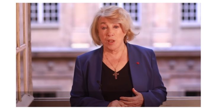 Maryse Joissains devant les Aixois