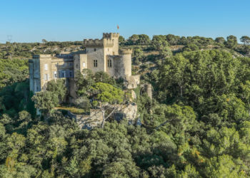 Vianney d'Alençon va lever 10 millions de plus pour le château de La Barben