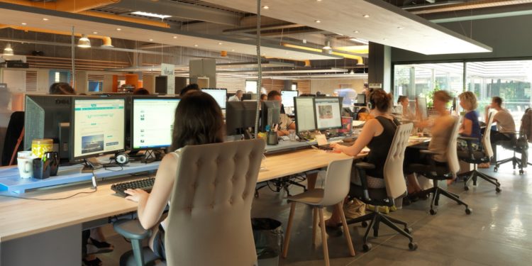 Dans ses bureaux de l'Estaque, Virtual Expo emploie 190 salariés actuellement tous en télétravail (Crédit DR)