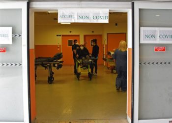 Accueil des patients non touchés par le covid-19 à l'hôpital de la Timone, à Marseille. (Crédit : AP-HM via Twitter)