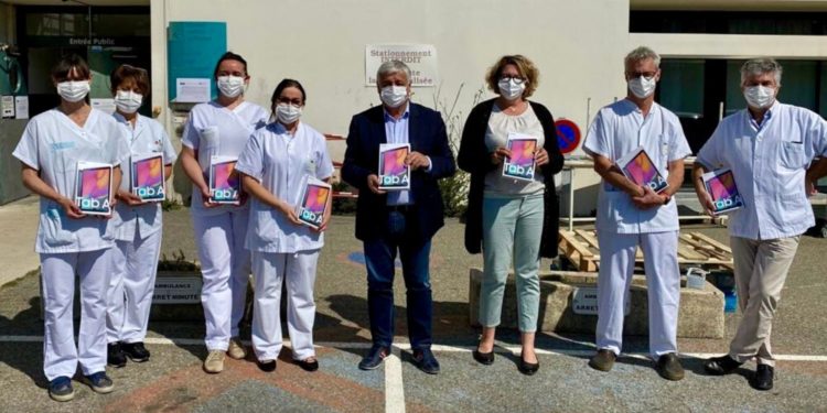 SFR s’allie à Emmaüs Connect en faveur de l’inclusion numérique