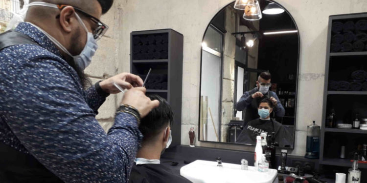 Un coiffeur rue de la République (Crédit JRG).