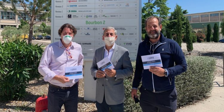 De gauche à droite : Thierry Vanderdocnkt, Didier Parakian et Yvan Gouchon au Domaine Vallée verte mercredi 20 mai