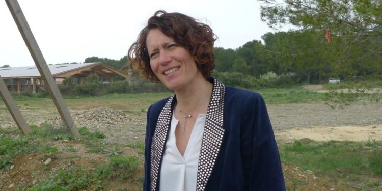 La maire sortante de Saint-Mitre-les-Remparts Béatrice Aliphat se retrouve seule face à Vincent Goyet au second tour (Archives Gomet')