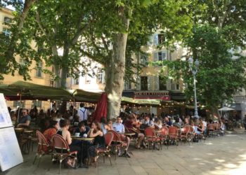 Les établissements sont soumis à des règles sanitaires strictes depuis leur réouverture le 2 juin. (Crédit photo : LL)