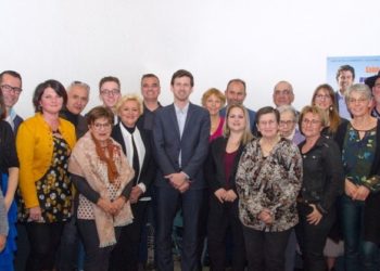 Vincent Goyet aux côtés de son équipe de campagne "Saint-Mitre en vie !"