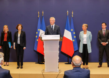 Le ministre de l'économie Bruno Lemaire a présenté mardi 9 juin un plan de soutien à l'industrie aéronautique de 15 milliards d'euros