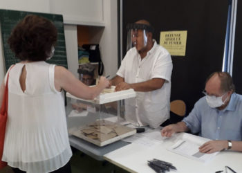 Dans un bureau de vote dimanche 28 juin à Marseille (Crédit JRG/Gomet')