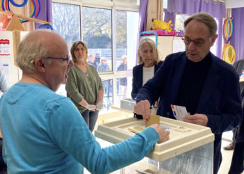 Yvon Berland vote lors du second tour des municipales dimanche 28 juin 2020 (Crédit Twitter @YvonBerland)