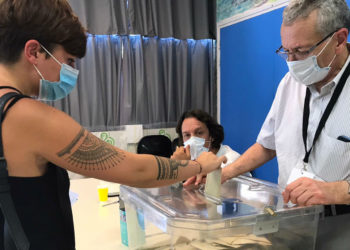 Vote dans un bureau à Aix dimanche 28 juin (Crédit Laure Lavergne)