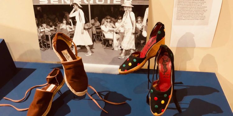 Les espadrilles parmi les cinq stars de l'exposition du Mucem Vêtements modèles. (Crédit JFE/Gomet').