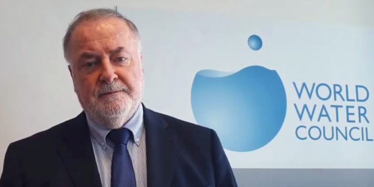 Le président du Conseil mondial de l'eau, Loïc Fauchon (Crédit : capture Twitter @wwatercouncil DR)