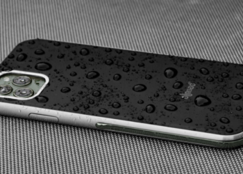 AllRoad MObile fabrique des coques ultra-résistantes pour smartphone en titane ou, comme ici, en kevlar (Crédit AllRoad)