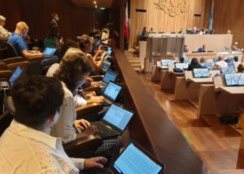 La tribune de presse depuis le conseil municipal de Marseille (Crédit : CA).