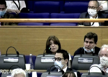 Michèle Rubirola, maire de Marseille, prend la parole lors du débat sur le pacte de gouvernance vendredi 17 juillet au Conseil de la métropole.