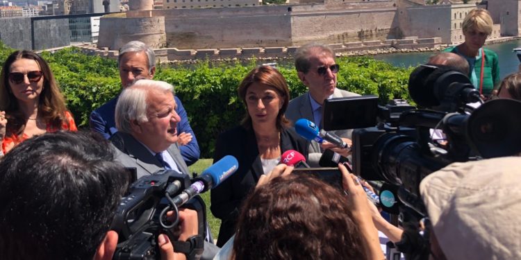 Martine Vassal peu après son élection interrogée par la presse (Crédit @AMPMetropole).