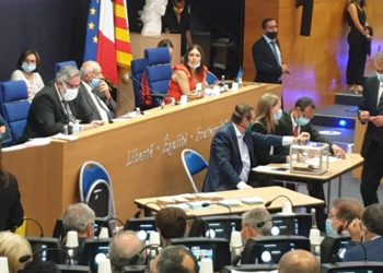 Les opérations de vote pour élire la présidence de la Métropole Aix Marseille Provence ont début peu avant 10h ce jeudi 9 juillet (Crédit JYD/Gomet).