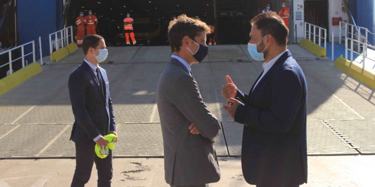 Gabriel Attal (à gauche) en dicussion avec l'adjint à la sécurité de la ville de Marseille Yannick Ohanessian (Crédit Mathieu Marais/Gomet').