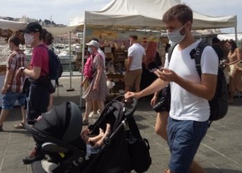 Le masque de protection désormais obligatoire dans de nombreux quartiers des communes des Bouche-du-Rhône (crédit Soibaha Moussa).