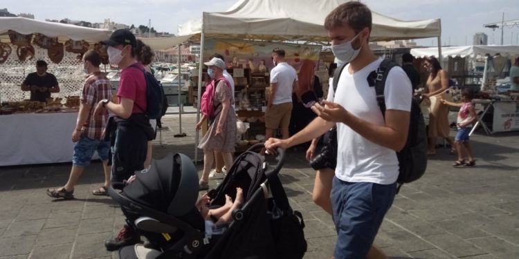 Le masque de protection désormais obligatoire dans de nombreux quartiers des communes des Bouche-du-Rhône (crédit Soibaha Moussa).