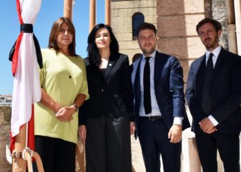 Michèle Rubirola et ses adjoints avec la Consule générale du Liban, Sonia Abu Azar. Crédit : Ville de Marseille.