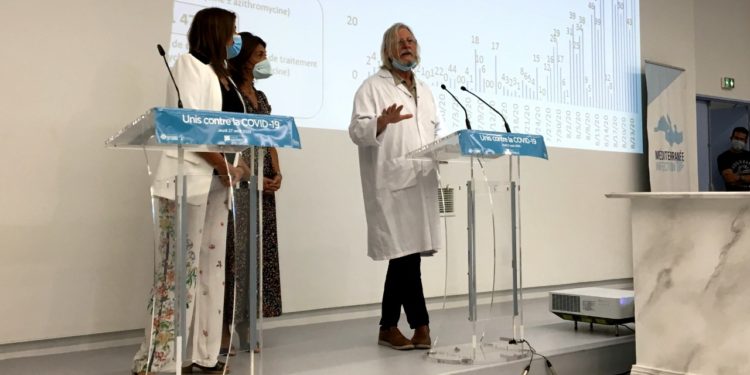 Didier Raoult, le directeur de l'IHU avec la maire de Marseille Michèle Rubirola et la présidente du Département Martine Vassal (Crédit Gomet'/RM).