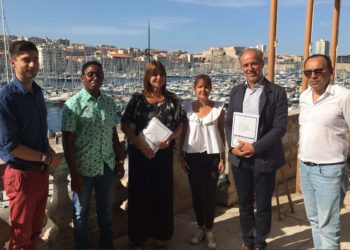 Sébastien Barles avec les trois représentants marseillais de la Convention citoyenne pour le climat, la maire de Marseille, Michèle Rubirola et l'adjoint Théo Challande Névoret (Crédit @sebbarles).