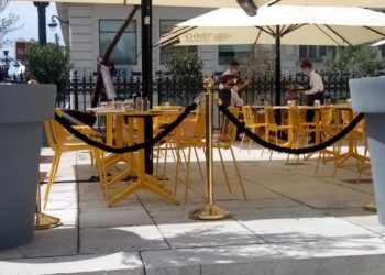 Une nouvelle terrasse sur la Canebière au pied du Palais de la Bourse (Crédit Gomet'/Soibaha Moussa)